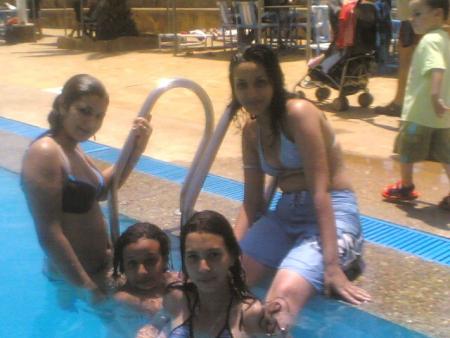 tjrs nous 4 raja� fati imane and me  !! j vous kiffff wlh